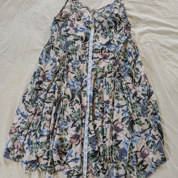 Beautiful and Feminine. Colorful summer Jodifl spaghetti strap dress, size Small - Picture 3 of 8